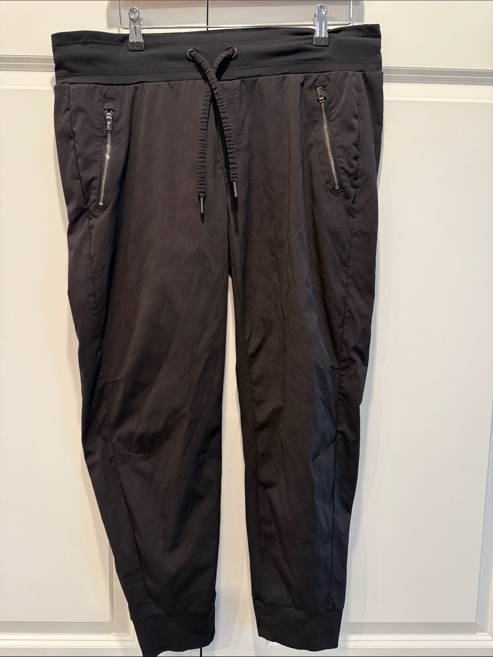 Athleta Trekkie jogger black
